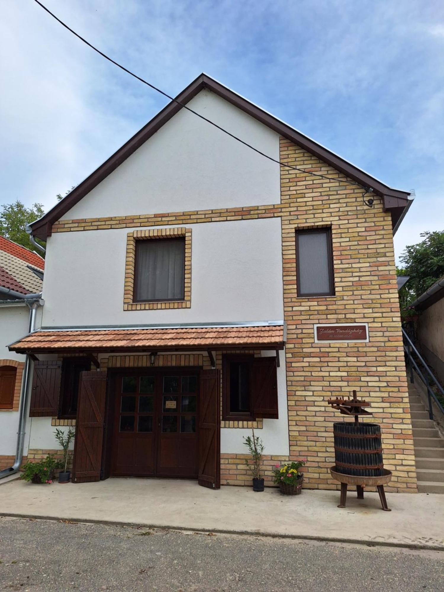 Csaszartoltes Zalan Vendeghaz酒店 外观 照片
